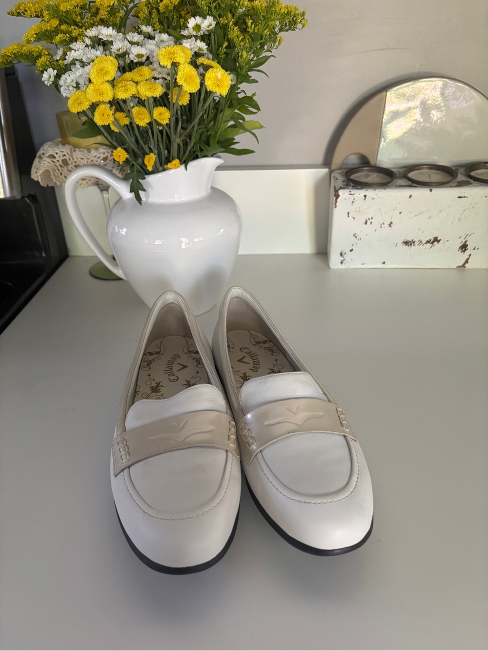 Callaway Women's White and Beige Golf Moc Shoes